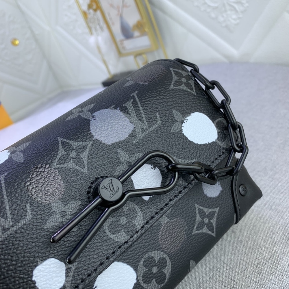 Louis Vuitton X Yayoi Kusama Steamer Wearable Wallet Monogram Eclipse Black 18cm