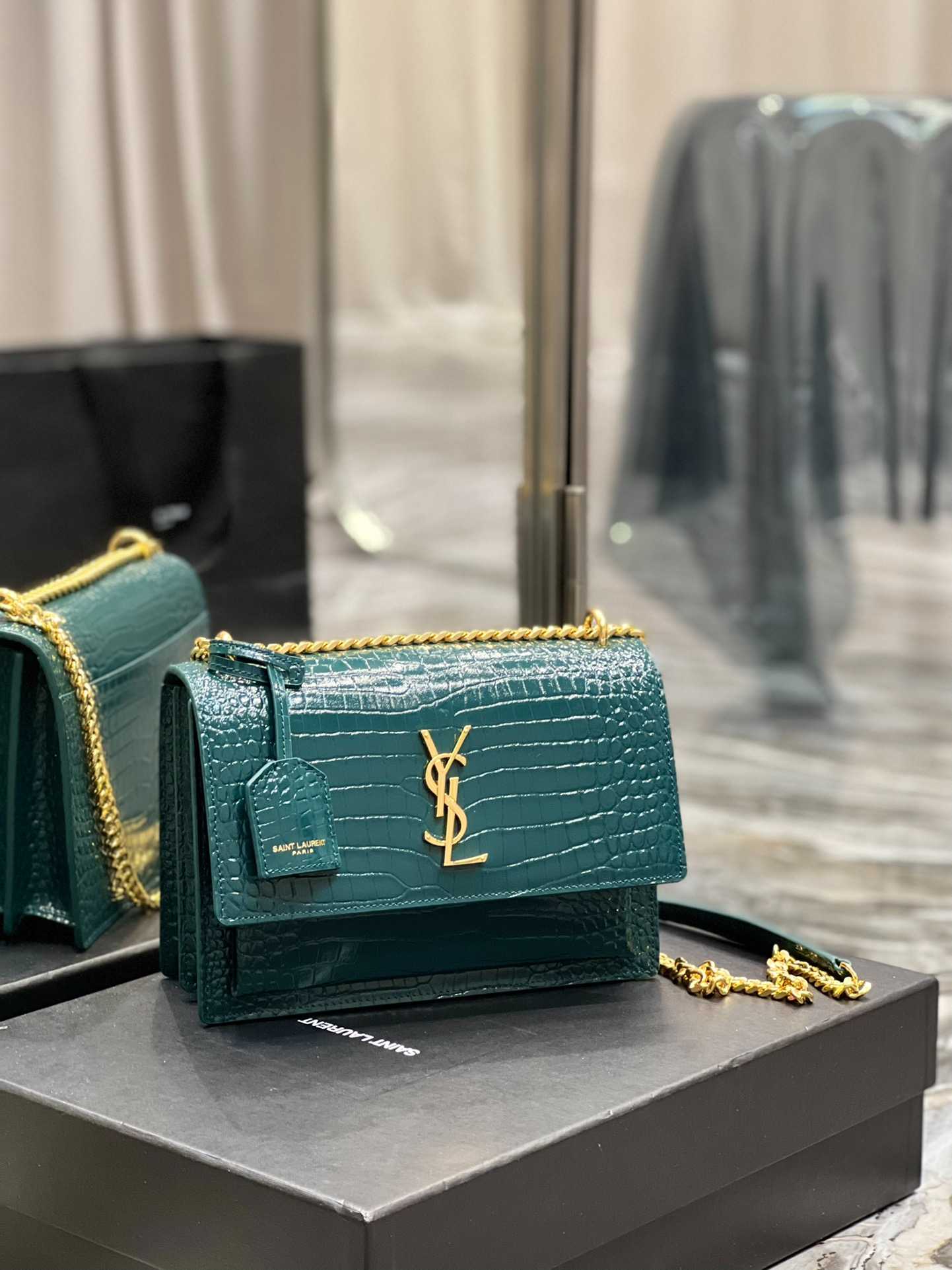 Saint Laurent Sunset Medium Chain Bag In Shiny Leather Mint