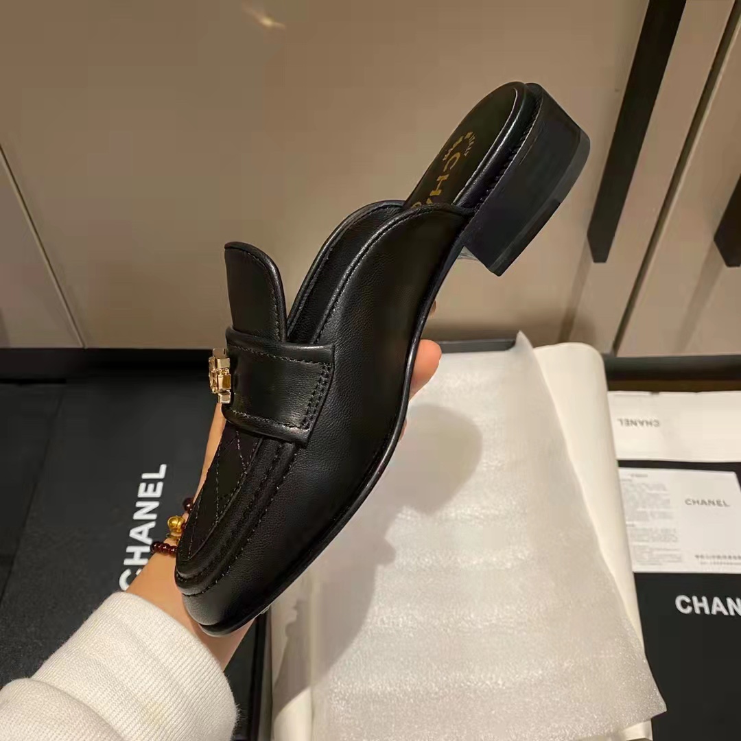 Chanel Casual Pain Laether Elegant Mules Sandals Black