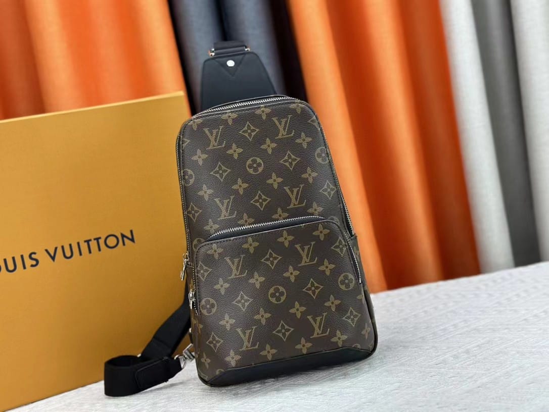 Louis Vuitton Louis Vuitton Avenue Slingbag Monogram Brown 31Cm M45897