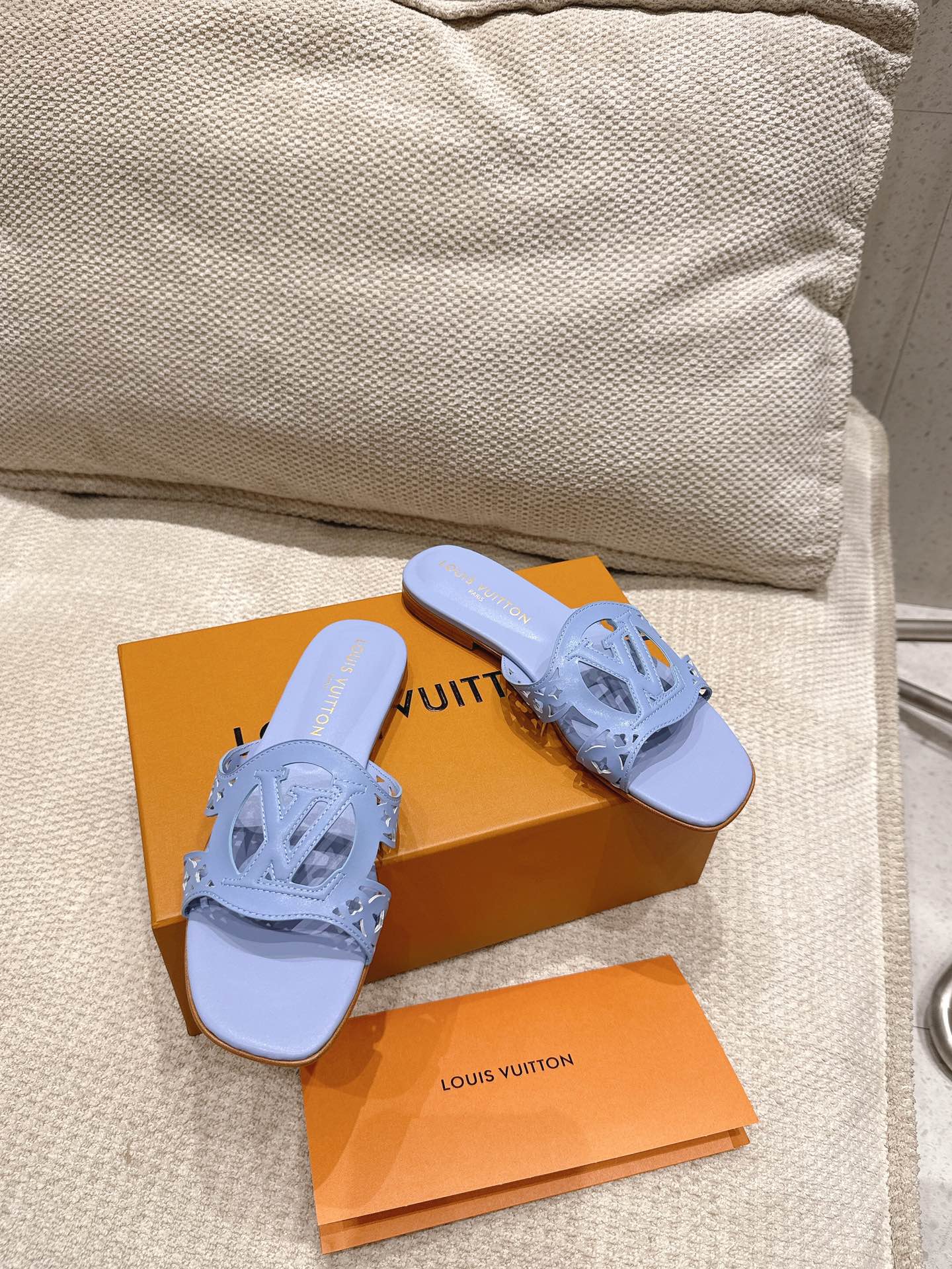 Louis Vuitton LV Isola Flat Mule Blue 1AGYQ6