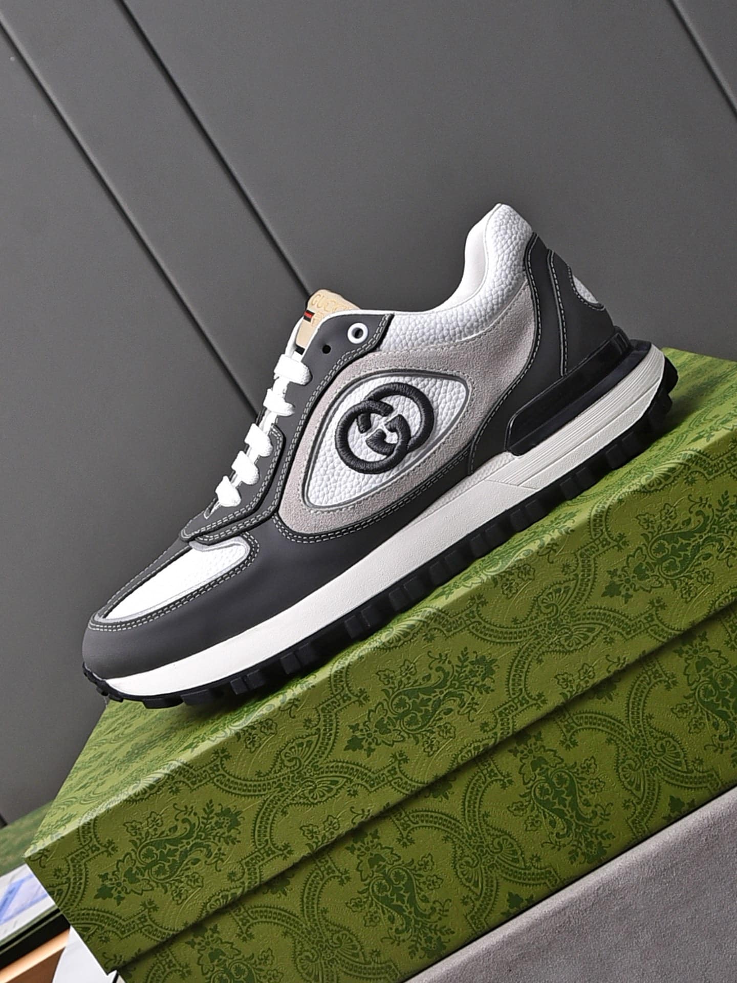 Gucci Double G Men’S Run Sneaker Gray