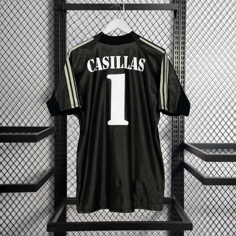 Retro 2002-03 Real Madrid Goalkeeper Football jersey retro