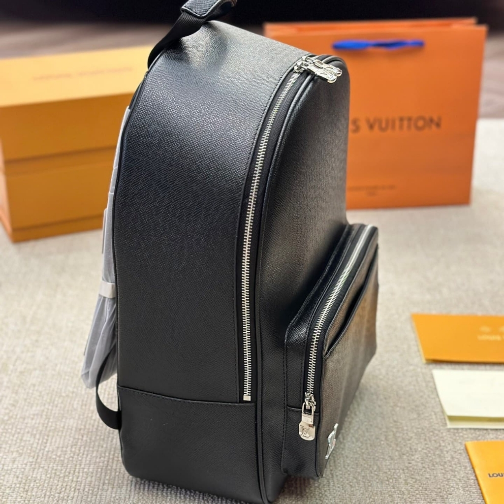 Louis Vuitton Discovery Taiga Alex Backpack Black 42Cm M30258