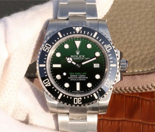 Rolex Deepsea m136660-0005 44mm GREEN - R