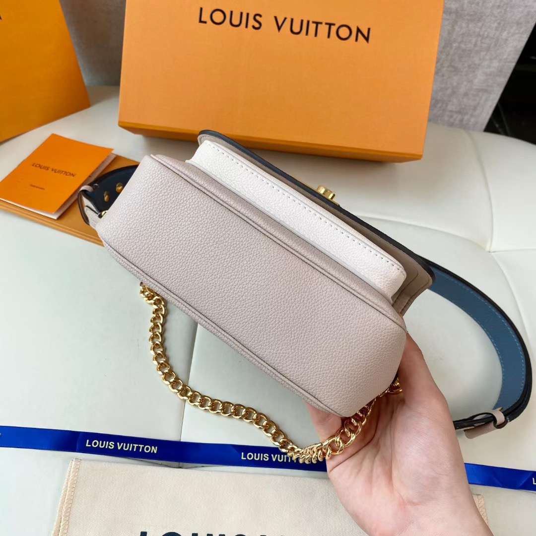 Louis Vuitton Lockme Tender 19Cm Greige M58554