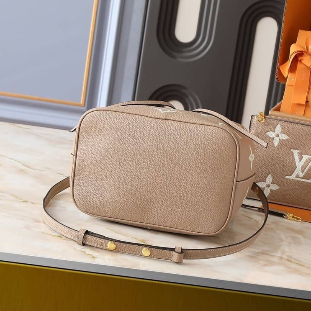 Louis Vuitton Néonoé MM Bag Arizona 25Cm M45808