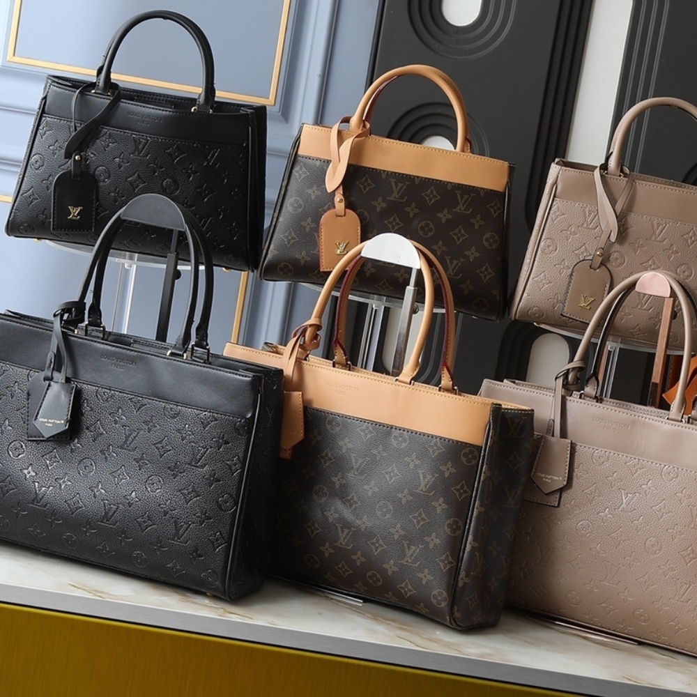 Louis Vuitton Avenue PM Black 30Cm M25577