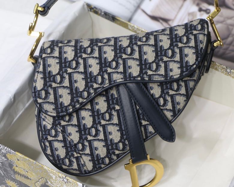 Dior-Saddle