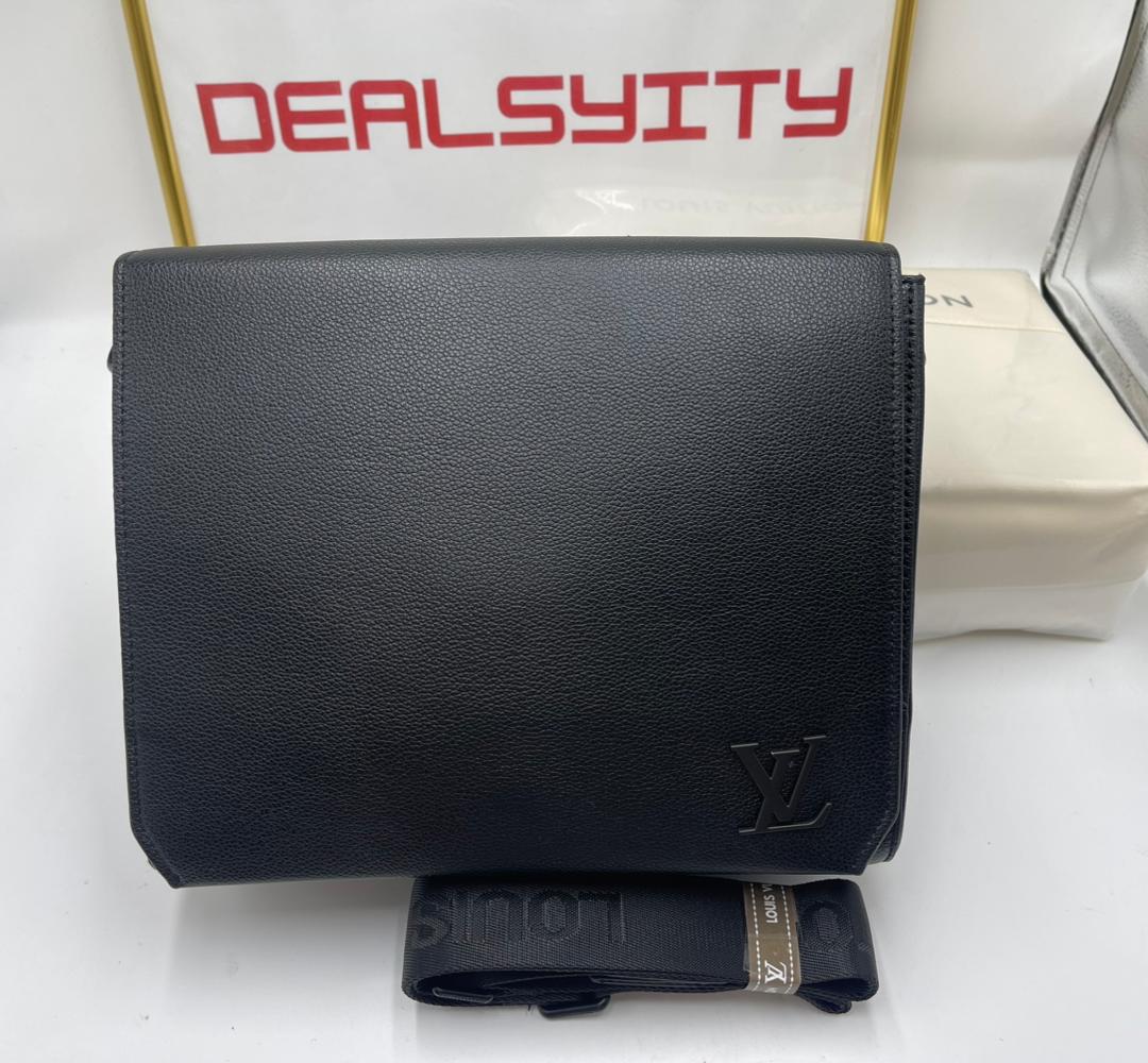Louis Vuitton District Pm Bag Black 26Cm M30850 For Men