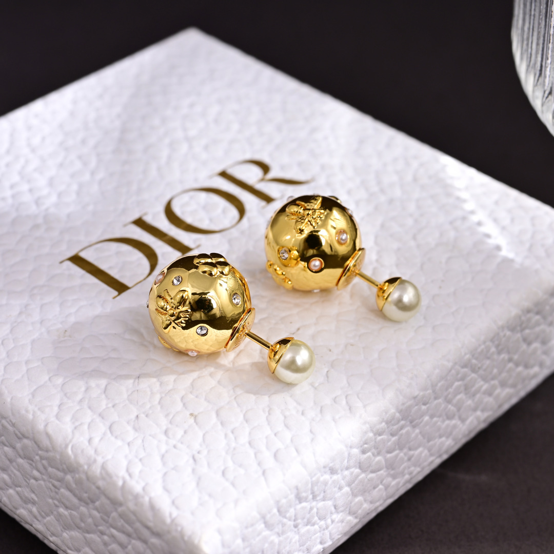 Dior Boutique Stud Earrings