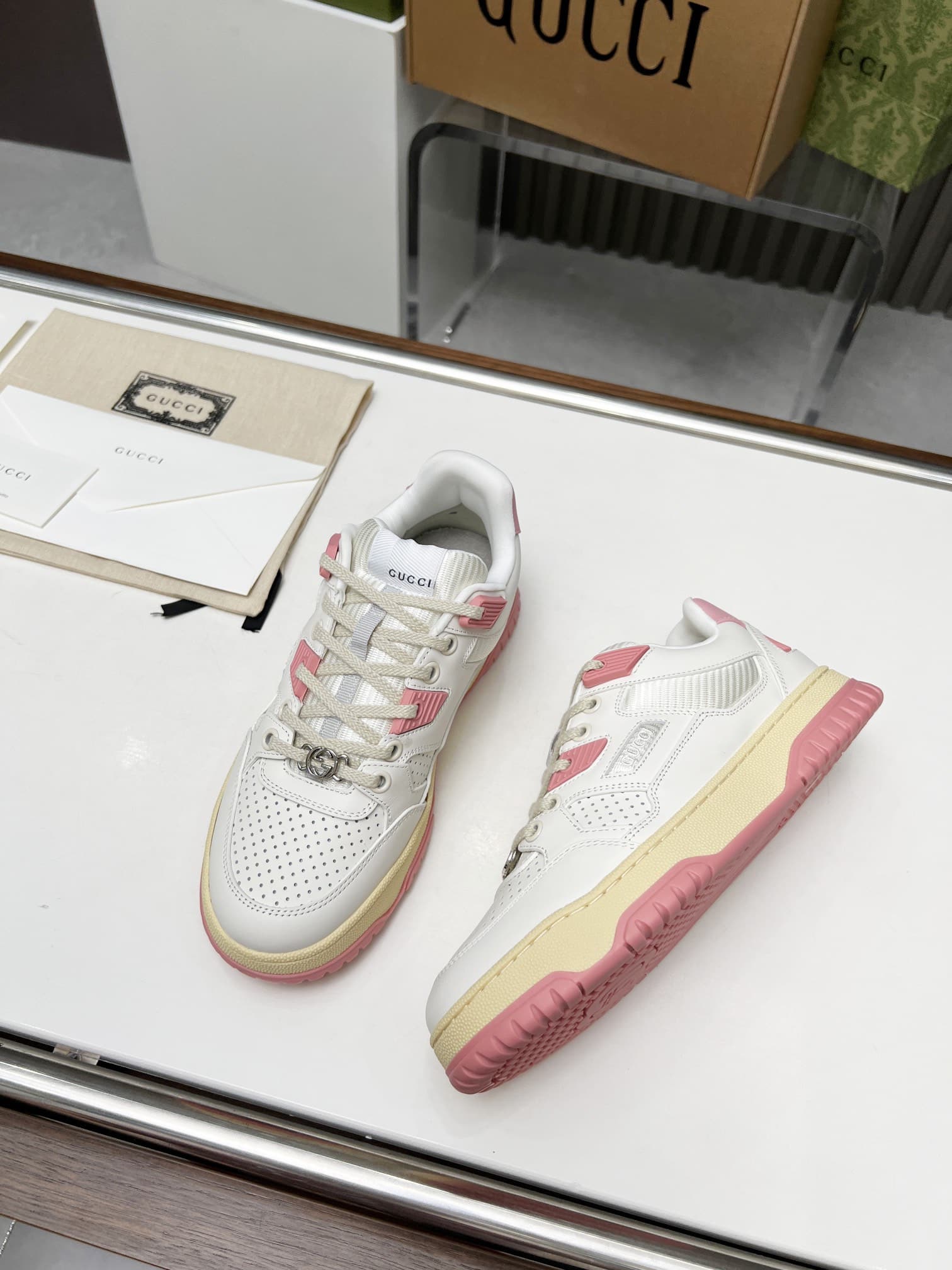 Gucci Women’S Distressed Effect Sneakers Pink
