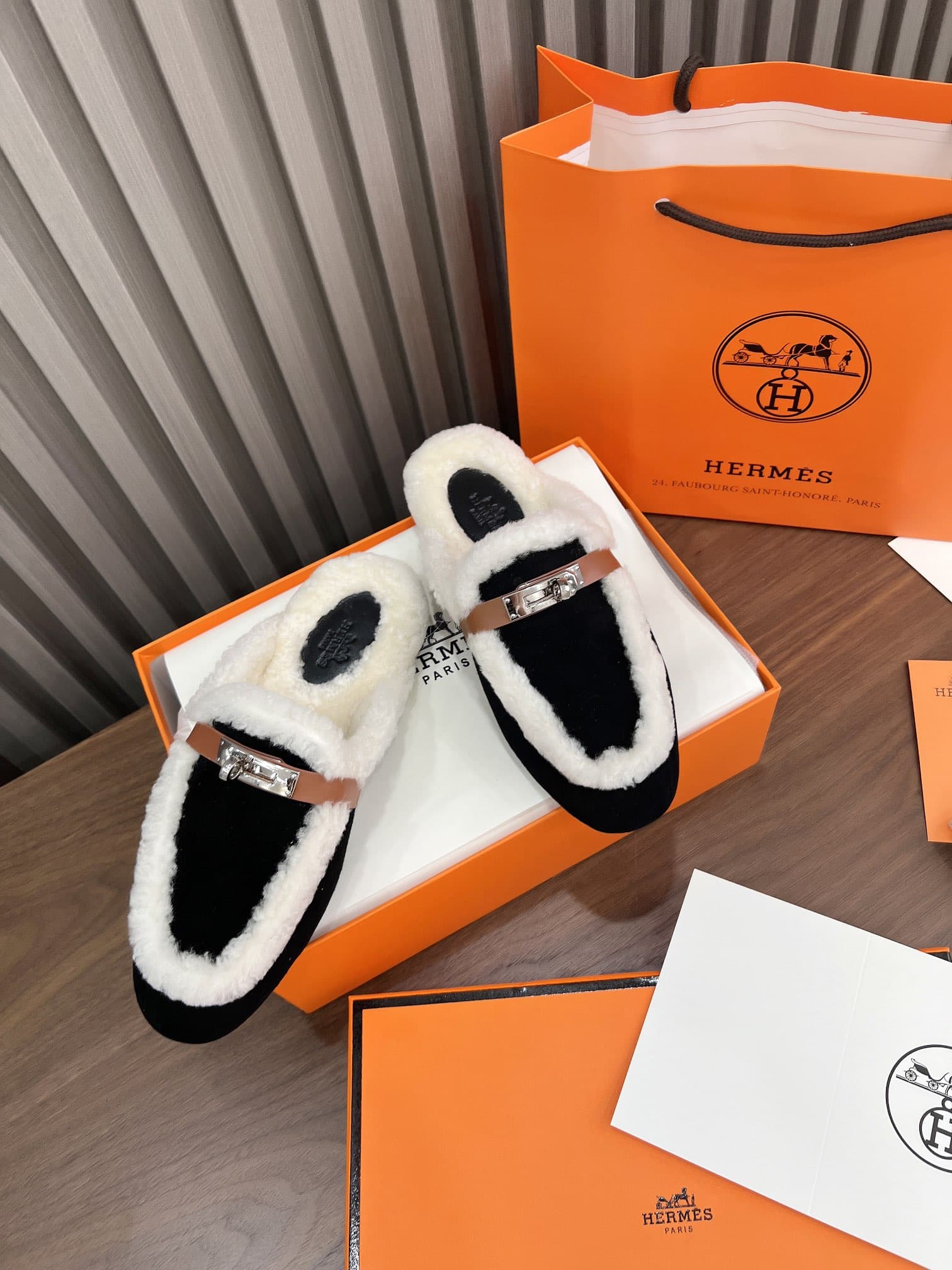 Hermes Oz Mule Shearling Black White