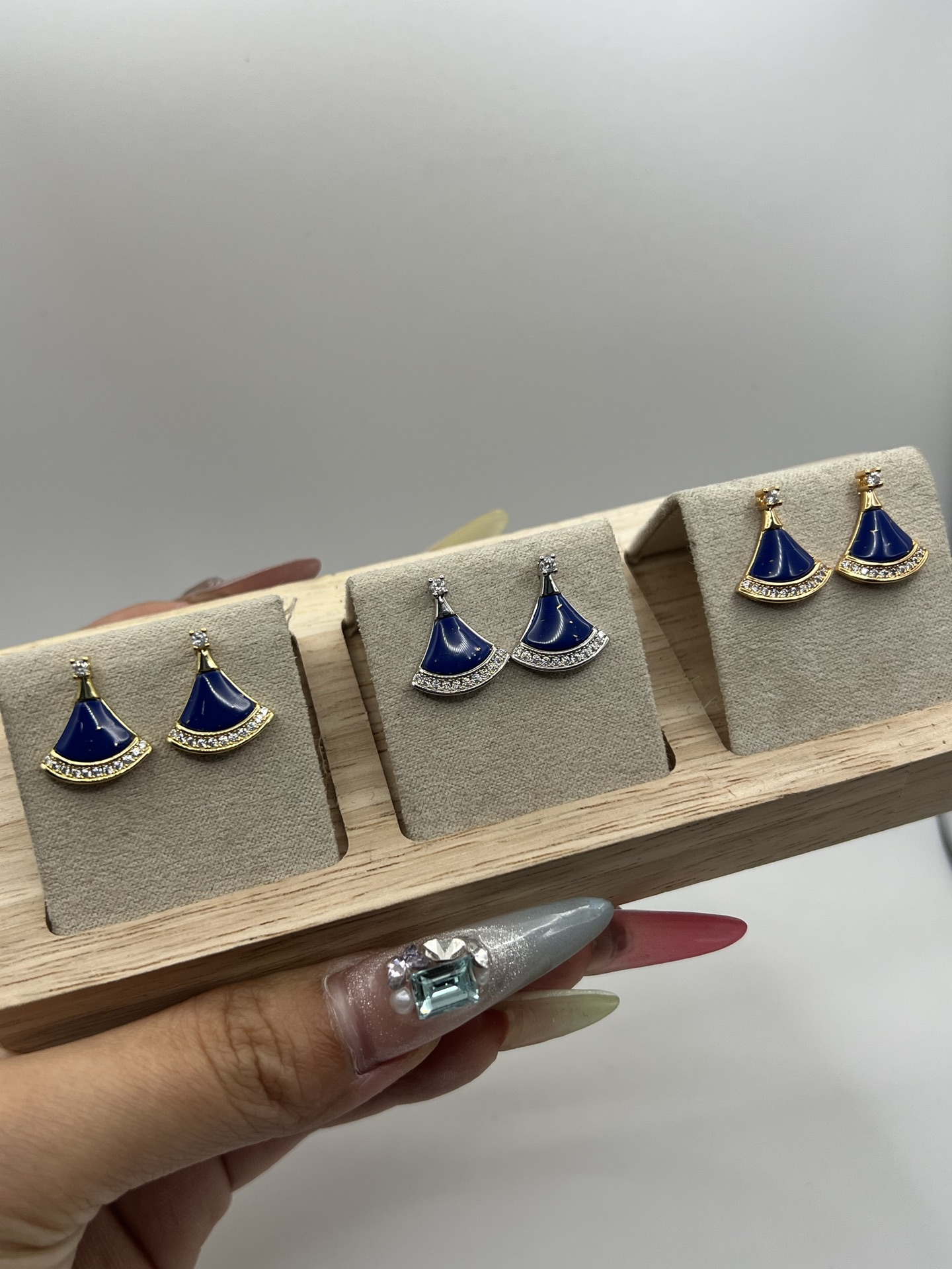 Bulgari 361780 Divas' Dream Earrings Lapis Blue 0.25ct