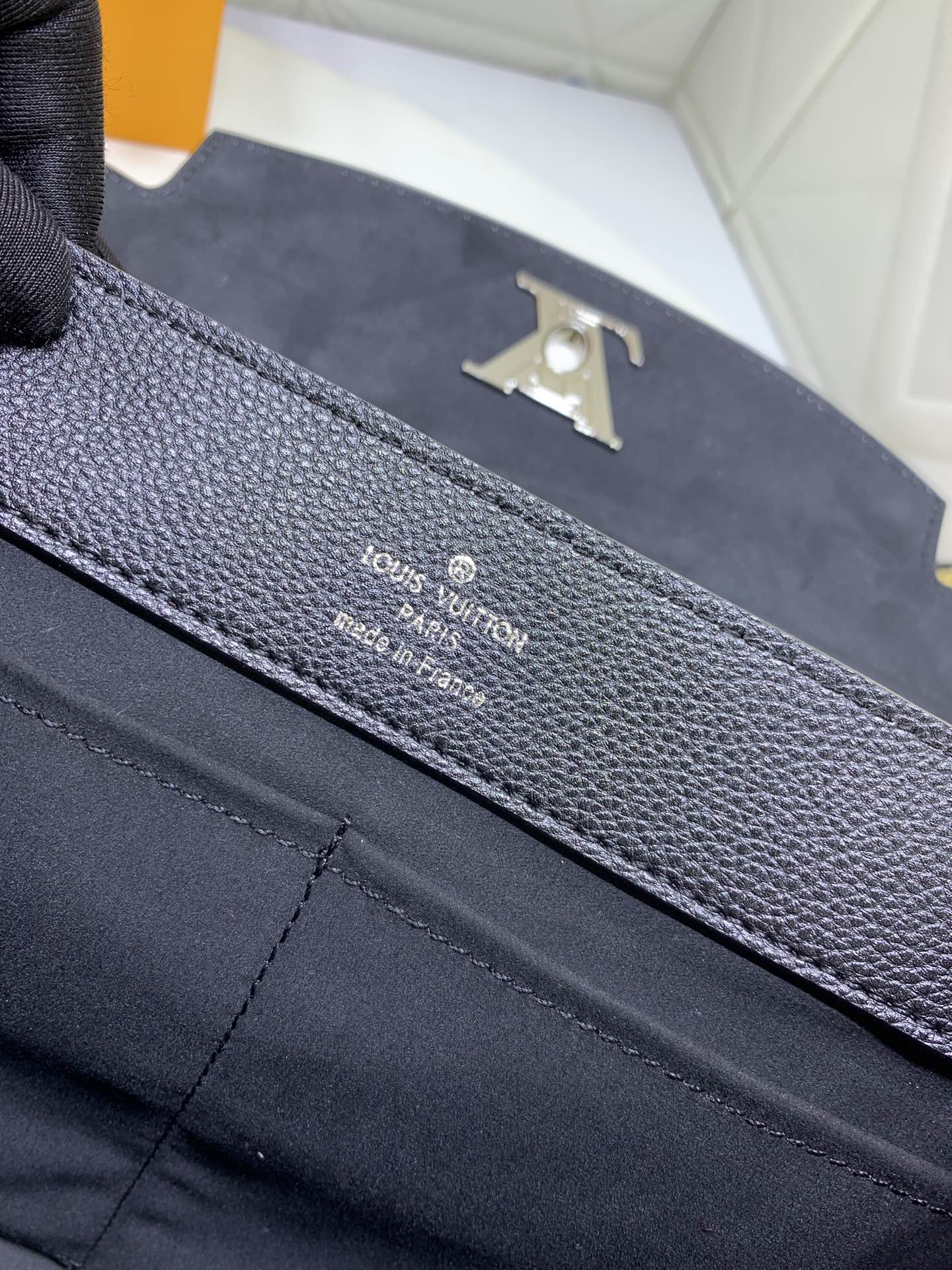 Louis Vuitton Lockme Ever Black 46Cm M51395