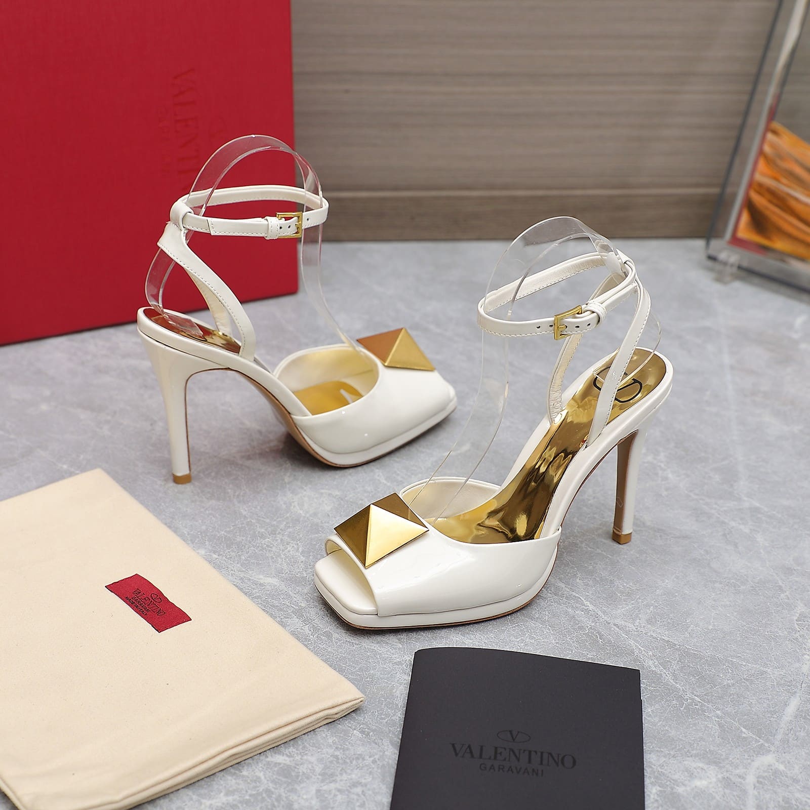 Valentino Garavani Roman Gold Stud Block Pump White