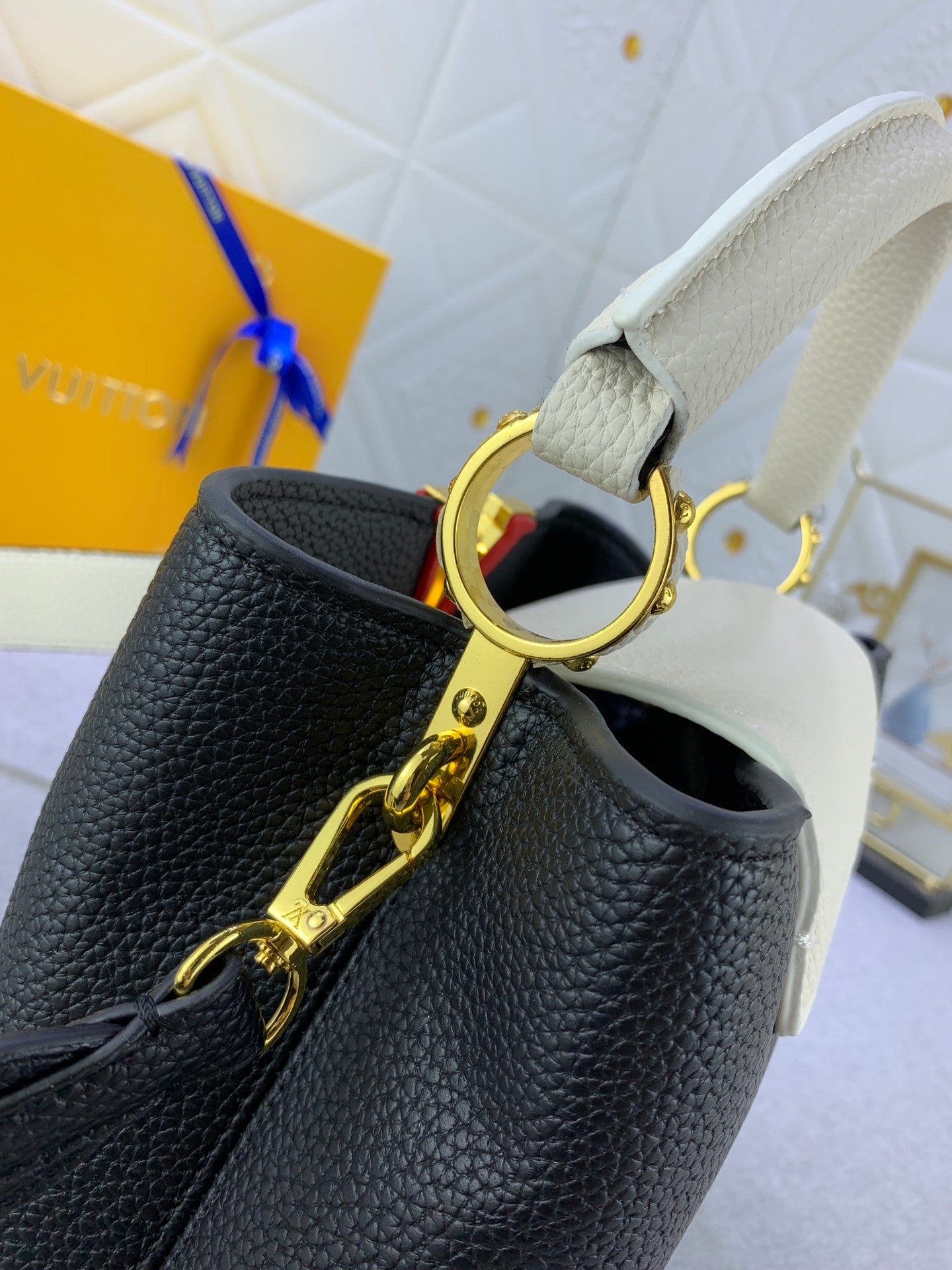 Louis Vuitton Capucines Bb Black Greige 27Cm