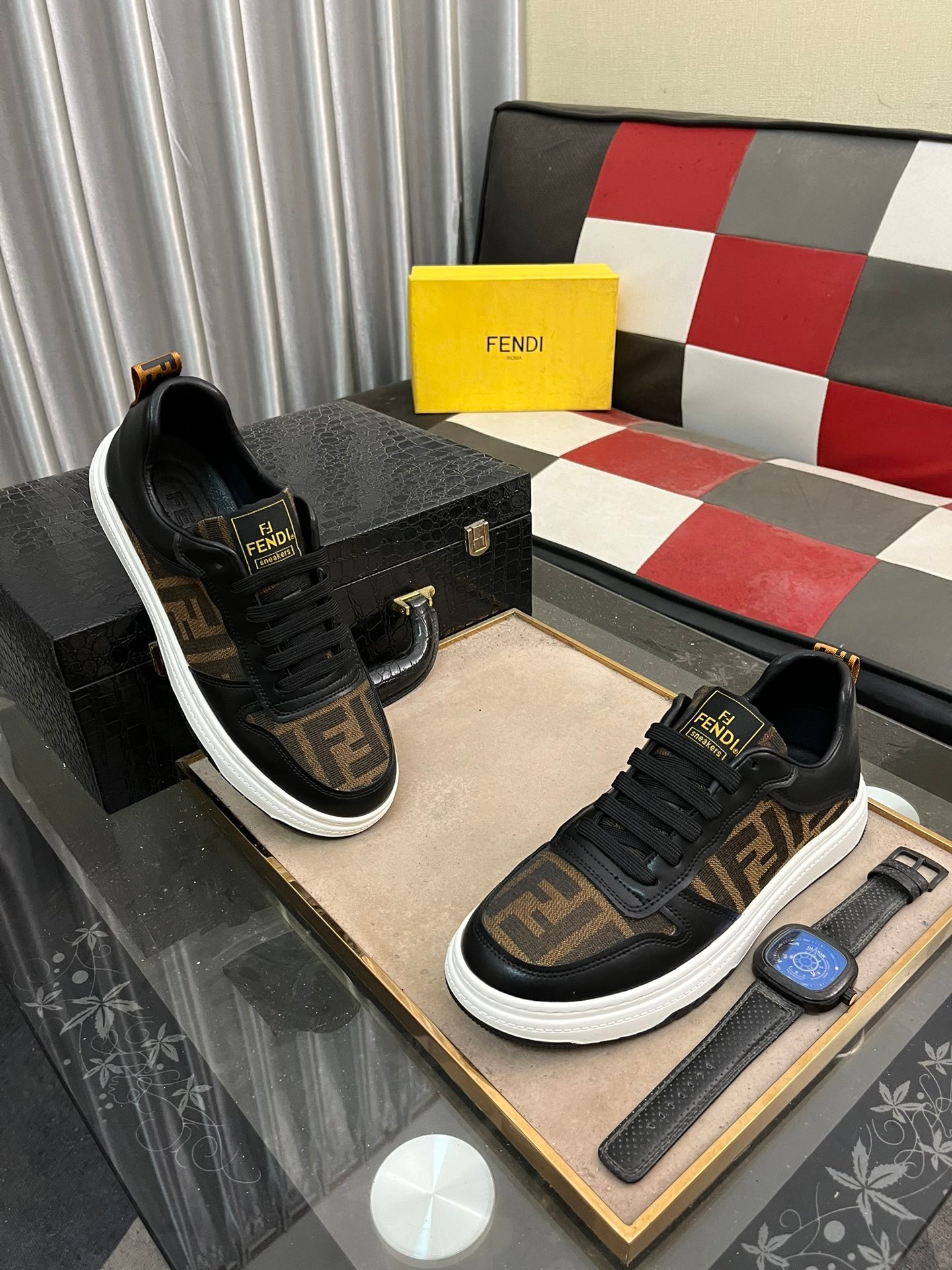 FENDI CASUAL SNEAKERS