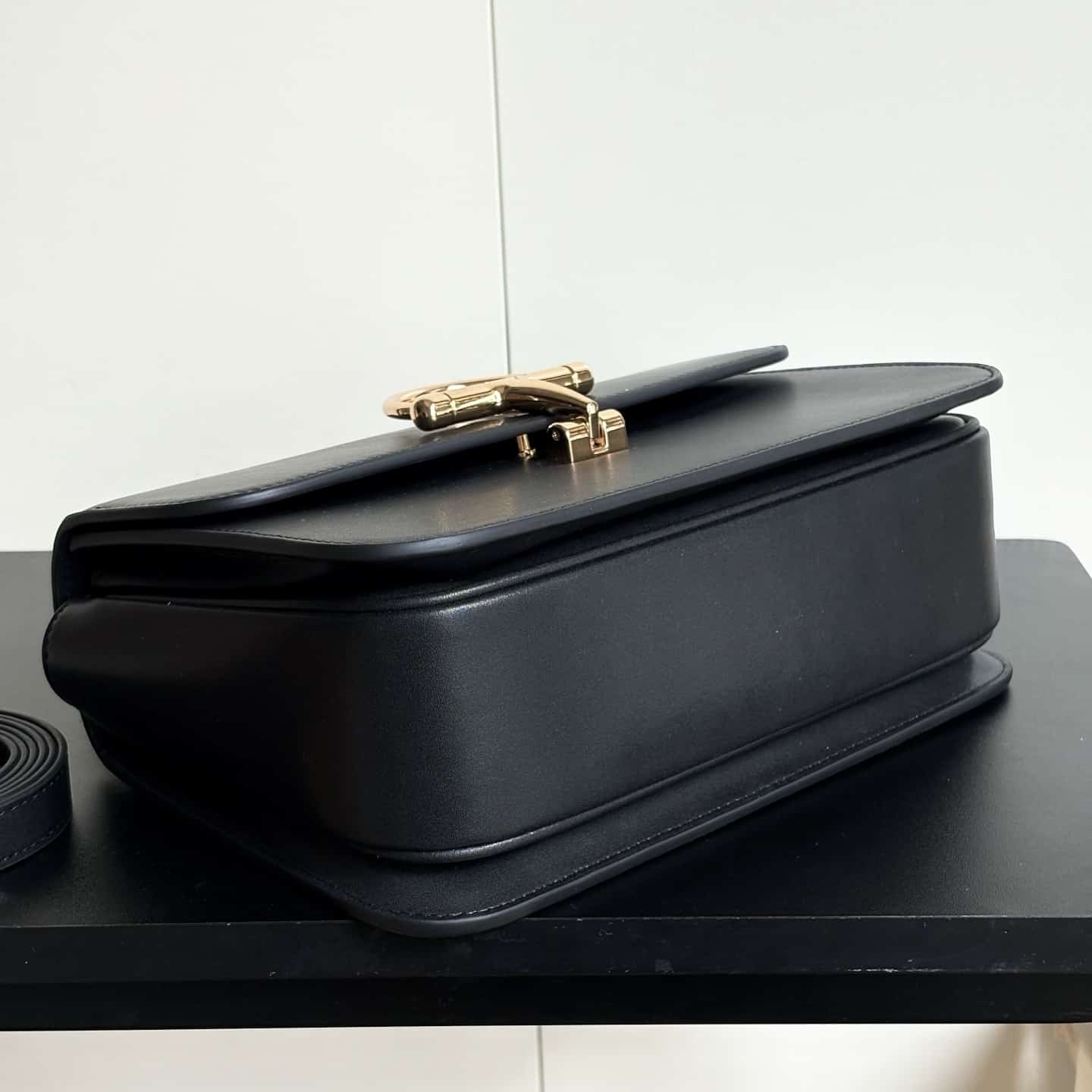 Gucci Siena Medium Top Handle Bag Black Leather 25Cm ‎855535 AAFKB 1000