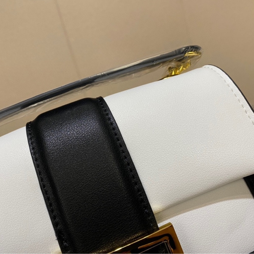 Fendi Women Mini Baguette Chain Shoulder Bag White 19Cm