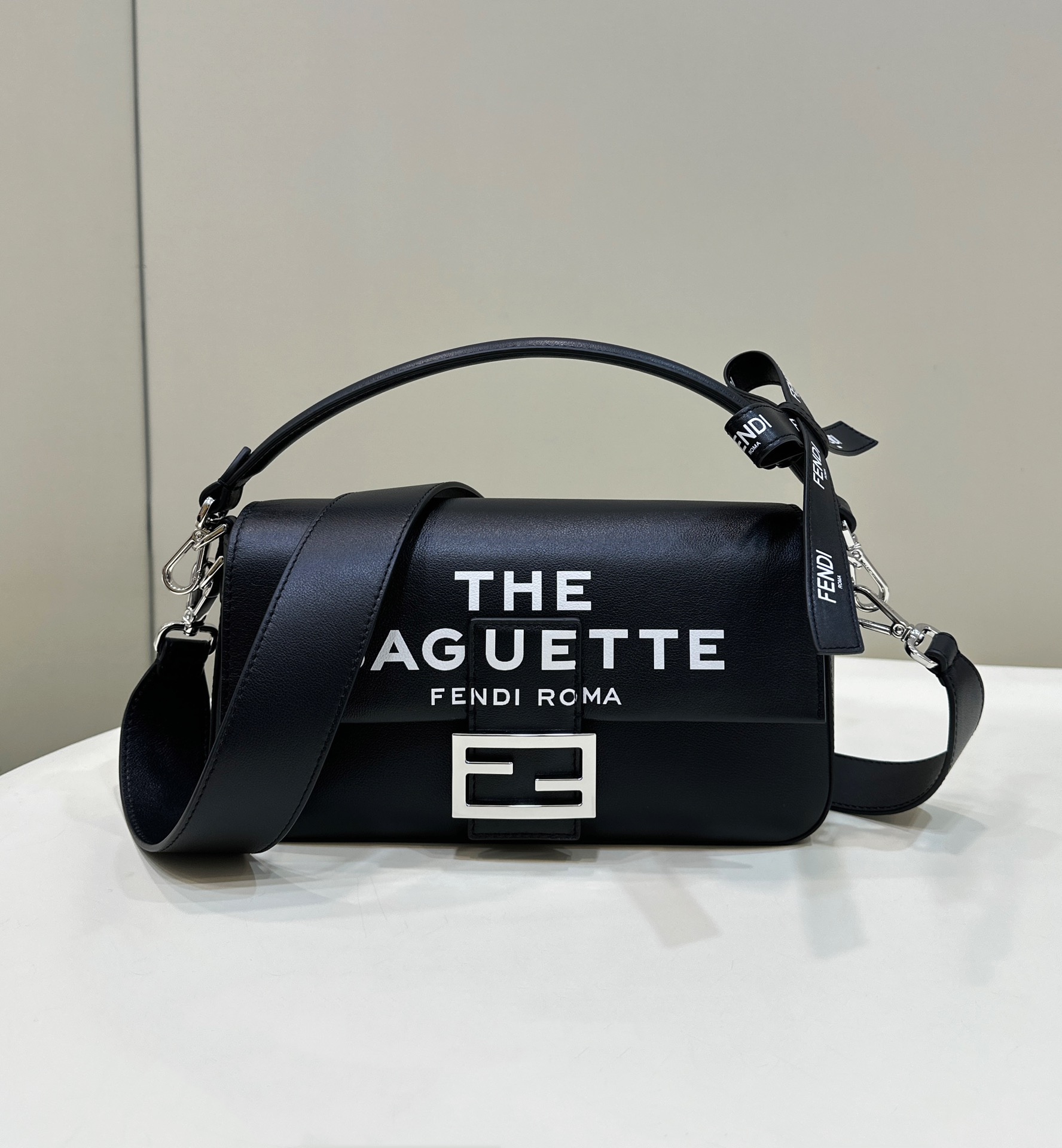 Fendi By Marc Jacobs Maxi Baguette Canvas Bag In Leather Black 26Cm/ 10.2in