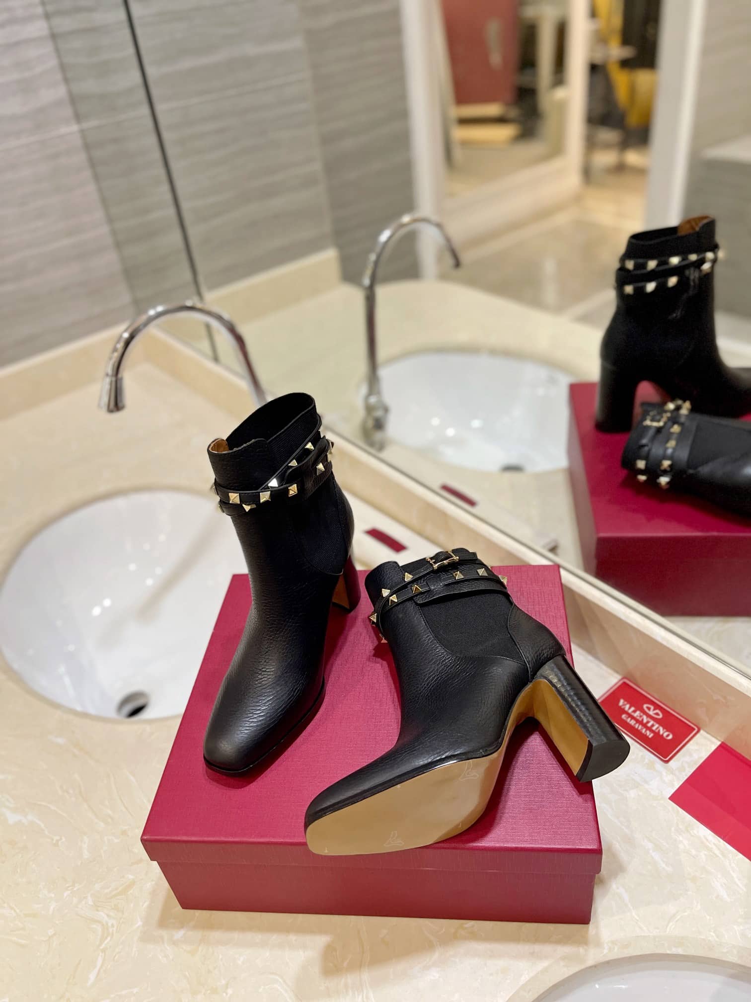 Valentino Garavani Rockstud Grainy Calfskin Ankle Boot Black 3W2S0P62Vce 0No