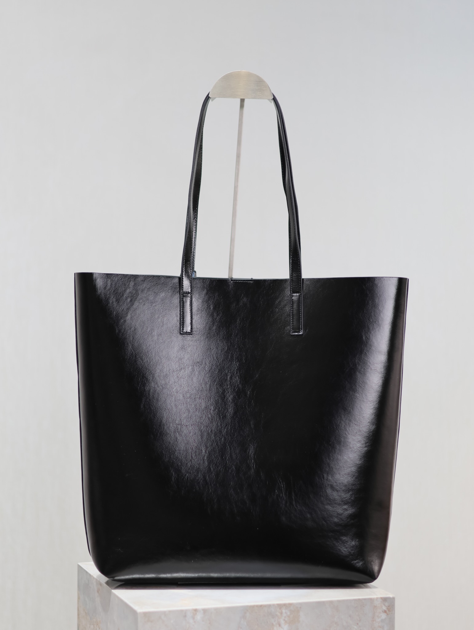 Black oil wax skin shopping tote bag