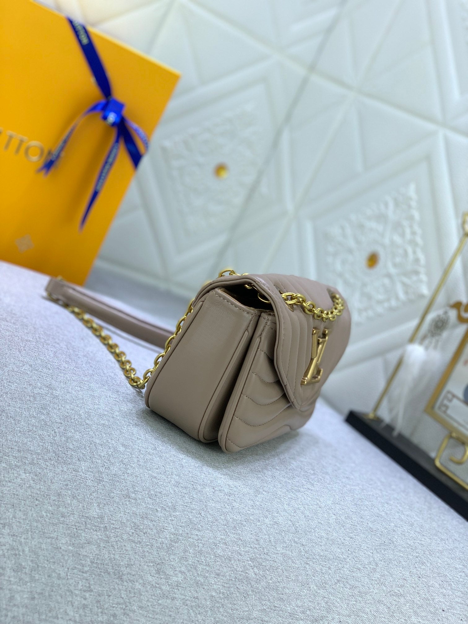 Louis Vuitton New Wave Chain Bag Taupe Fonc  Brown 21Cm