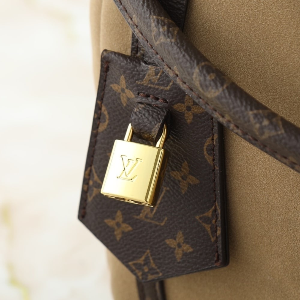 Louis Vuitton Express MM Hazelnut 36Cm M26358