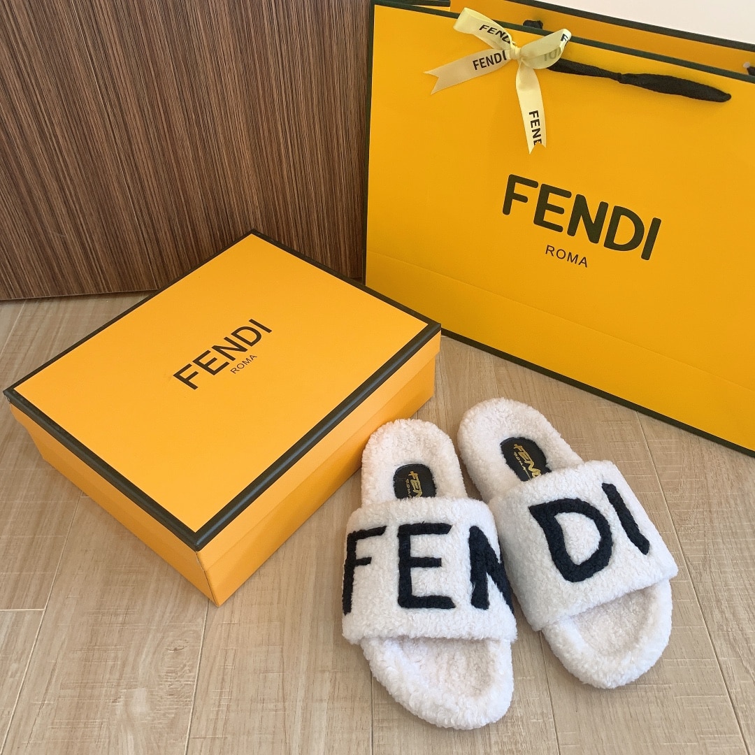 Fendi Fleece Black Text Slippers White