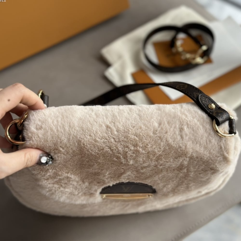 Louis Vuitton Bag Ski Cozygram Sunset Bag Cream 27Cm M12097