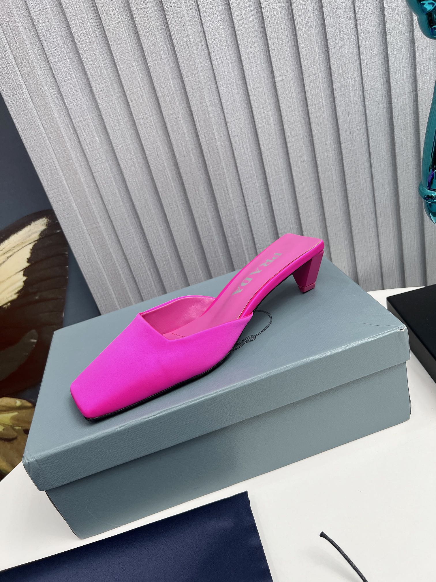 Prada Leather Mules Pink