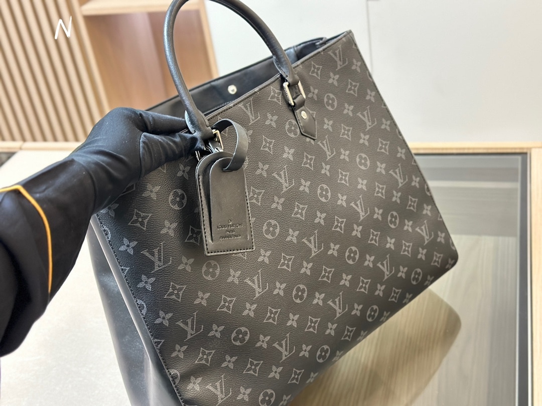 Louis Vuitton Monogram Eclipse Grand Sac Tote Black 33Cm