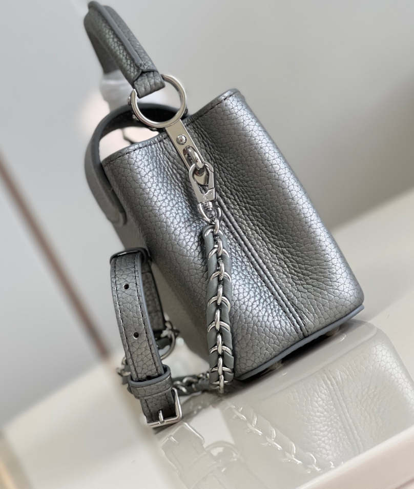 Louis Vuitton Capucines Gray 21Cm