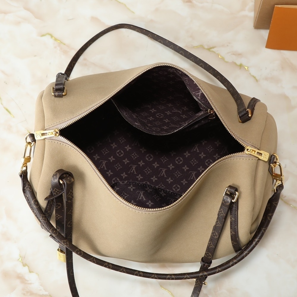 Louis Vuitton Express MM Hazelnut 36Cm M26358