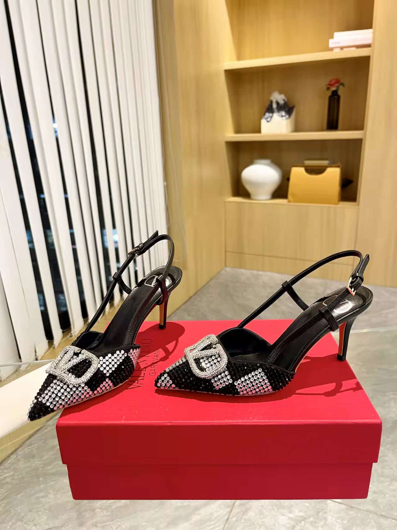 Valentino VLogo Signature Back Strap Crystal High Heels Black Ws0R01Ewkzrn