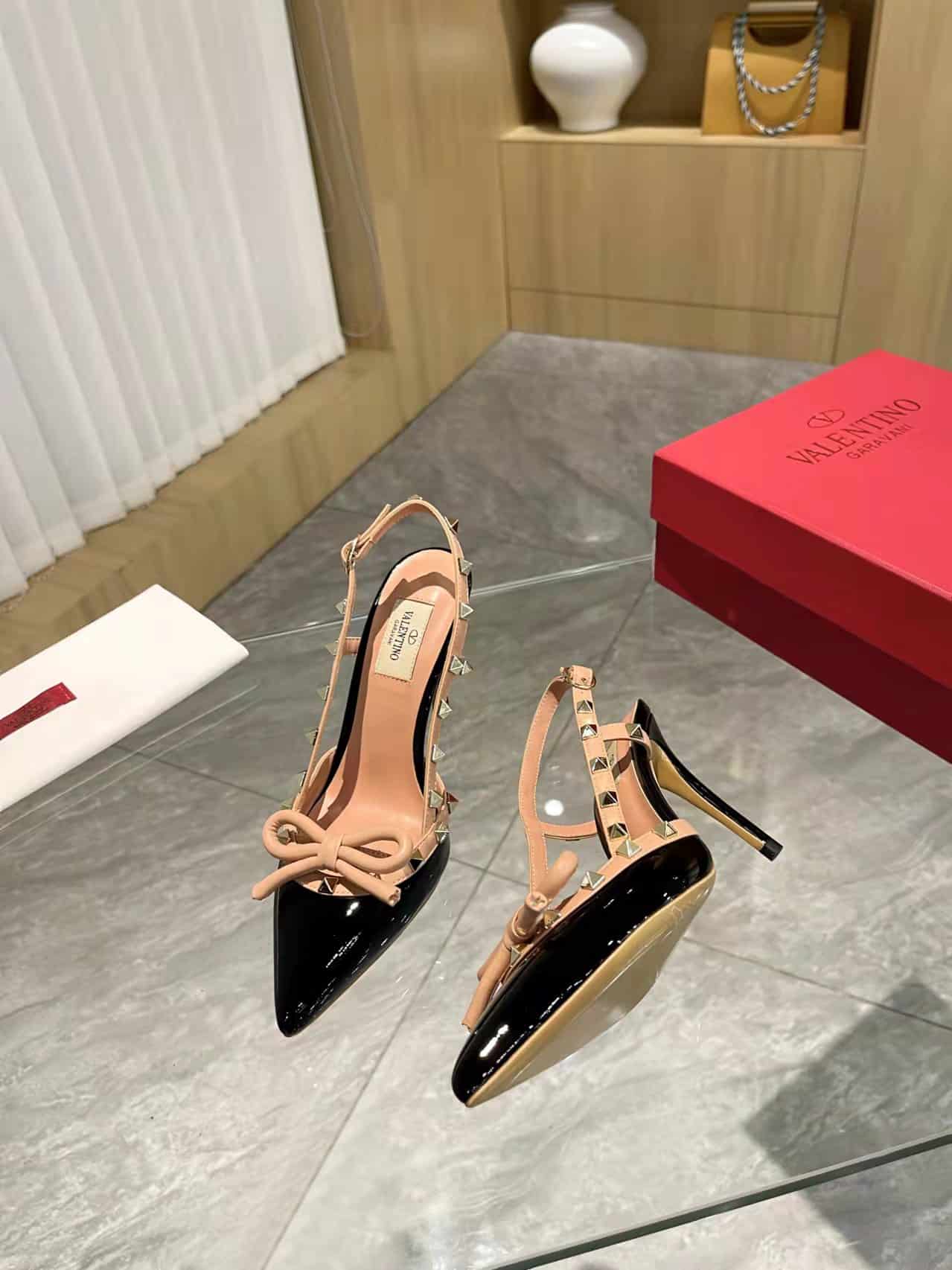 Valentino Rockstud Bow 100 Patent Slingback Pump Black Pink