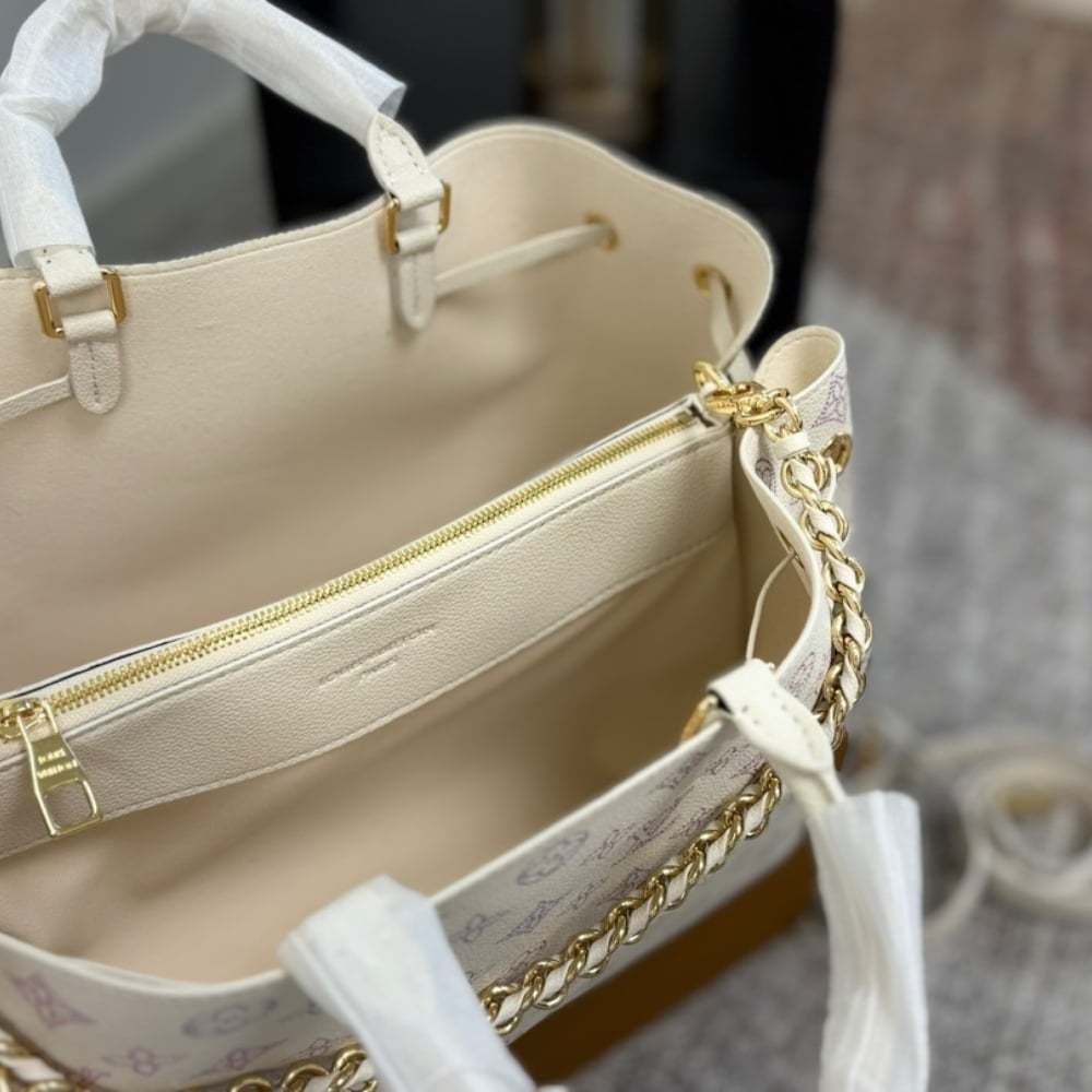 Louis Vuitton Bella Tote Dream Cream 33Cm M15116