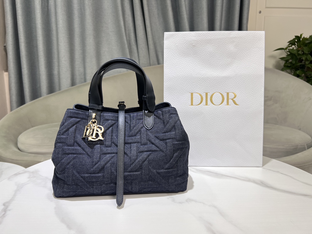 Medium D Toujours bag