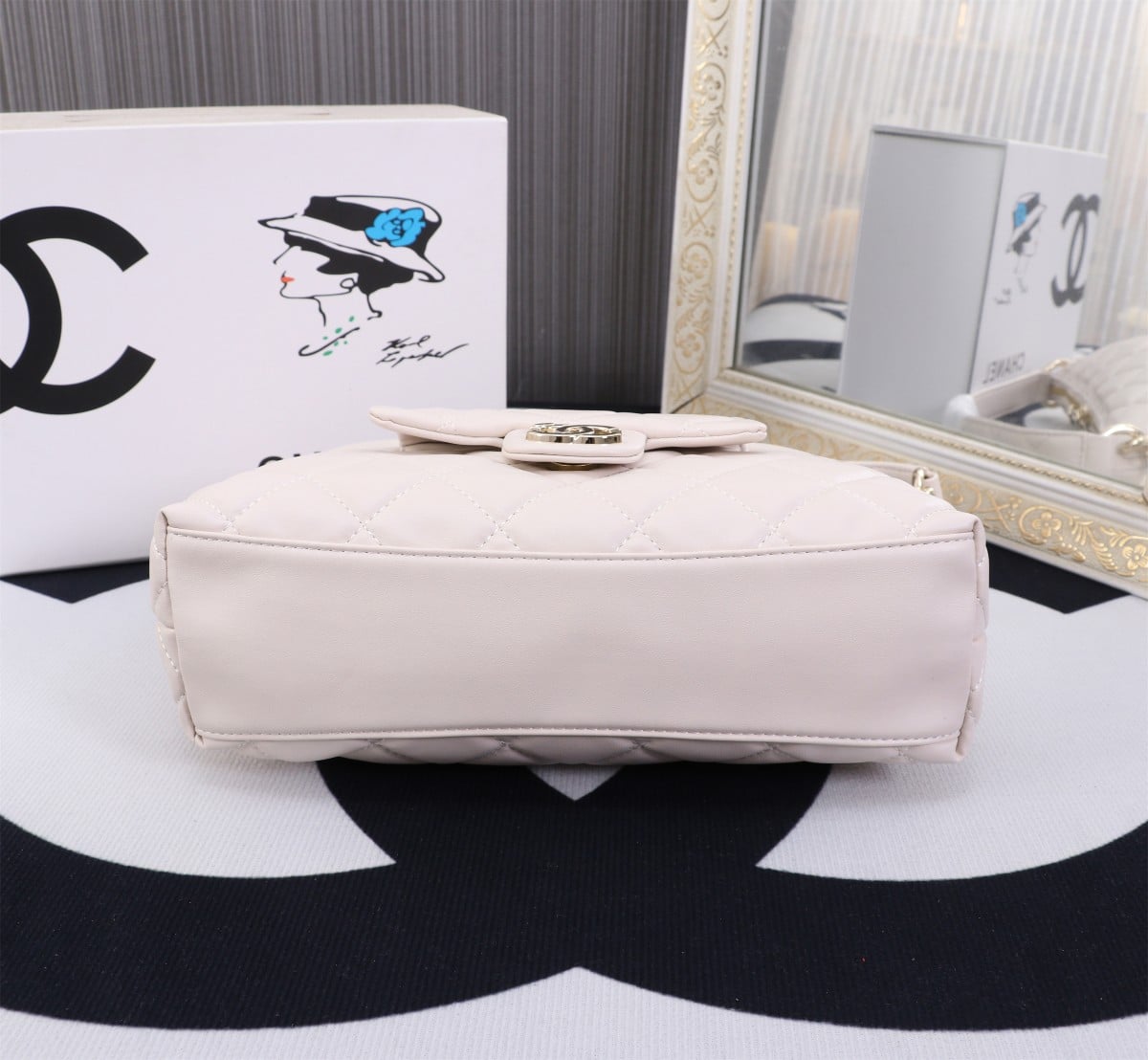 Chanel Maxi Hobo Bag Black Leather And Gold Tone Metal White 28Cm As4339