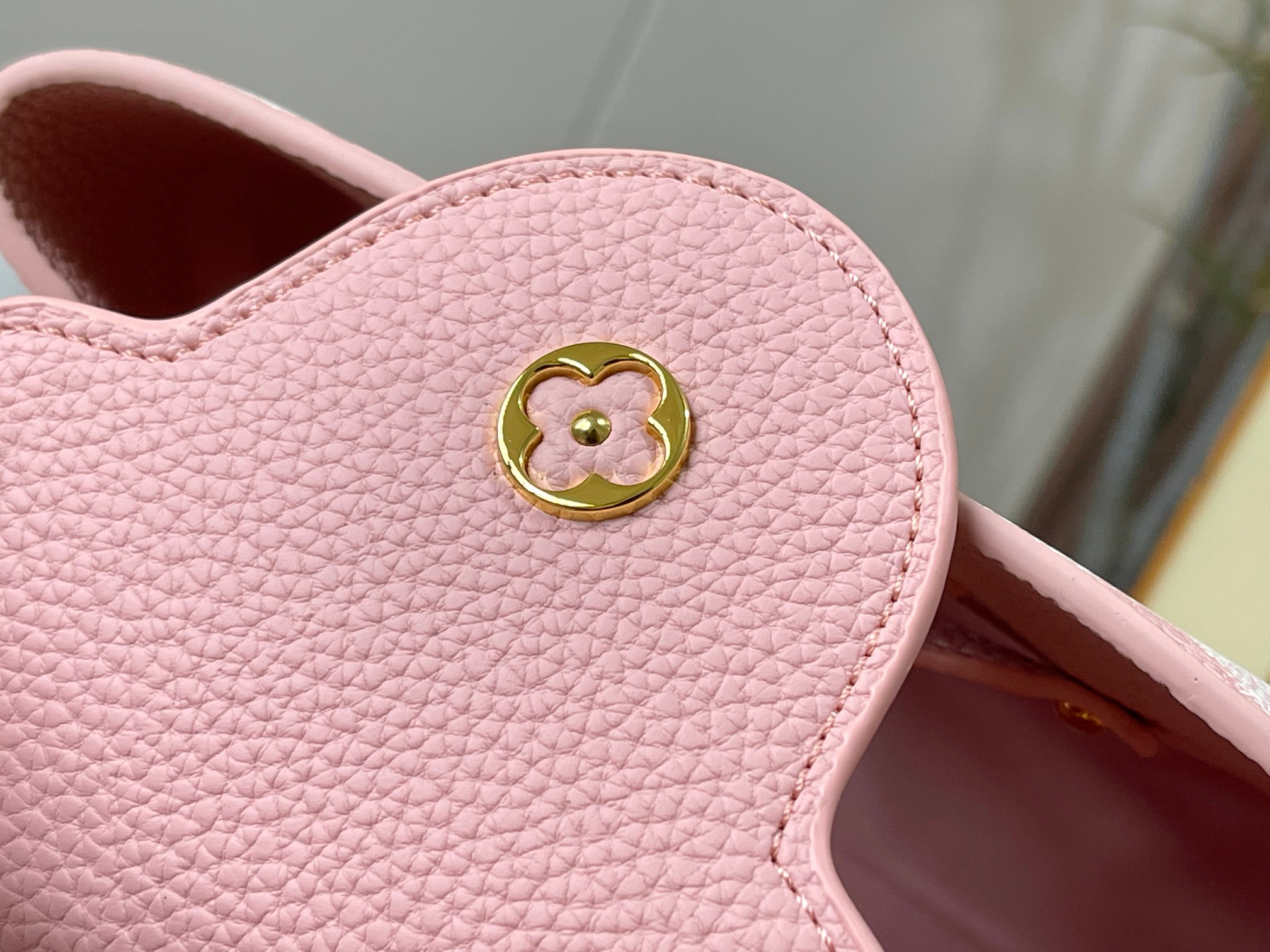 Louis Vuitton Capucines Bb Pink 27Cm M20717