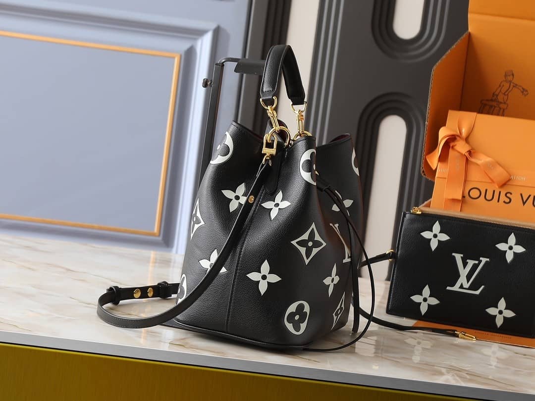 Louis Vuitton Néonoé MM Black 25cm M45497