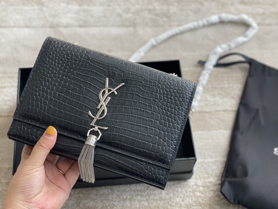 Saint Laurent Kate Small Chain Bag With Tassel In Shiny Leather Black
