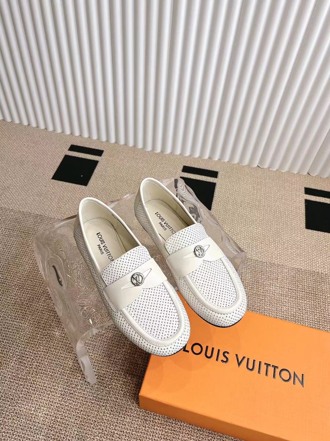 Louis Vuitton Soho Flat Loafer White1AGXDC
