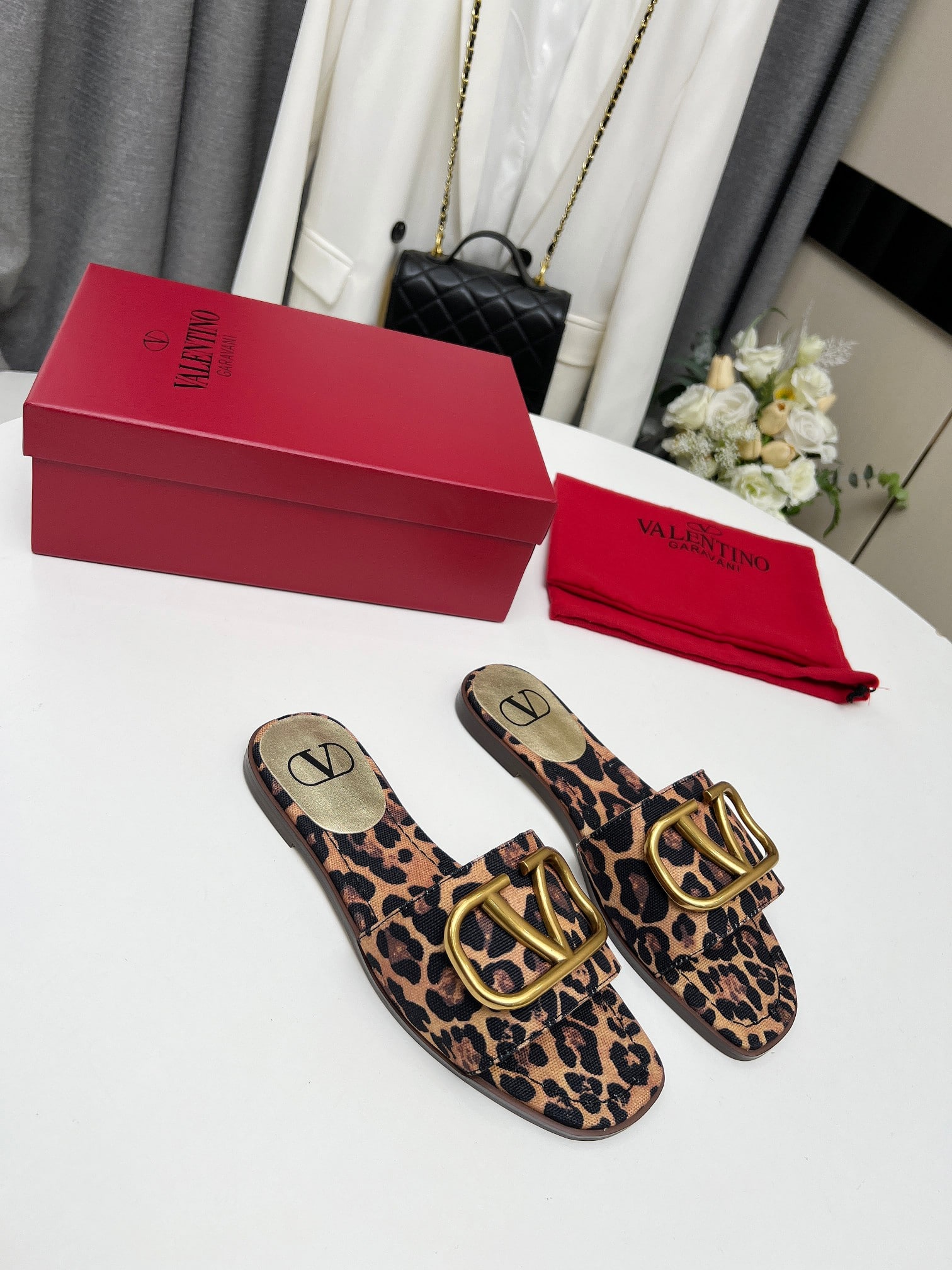 Valentino Garavani Leopard Print Buckle Sandals 3W2S0Bd5Rqy 09J