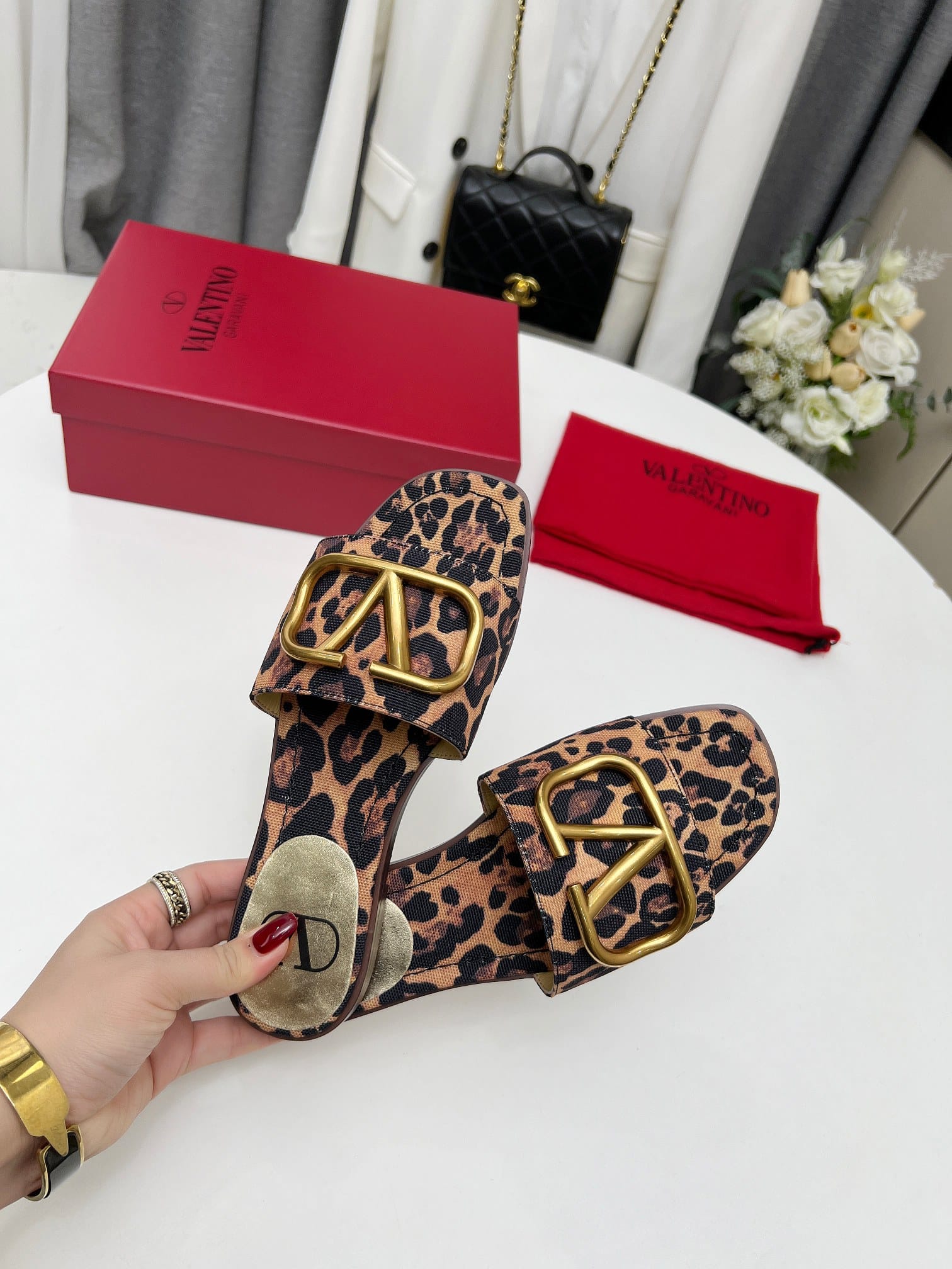 Valentino Garavani Leopard Print Buckle Sandals 3W2S0Bd5Rqy 09J