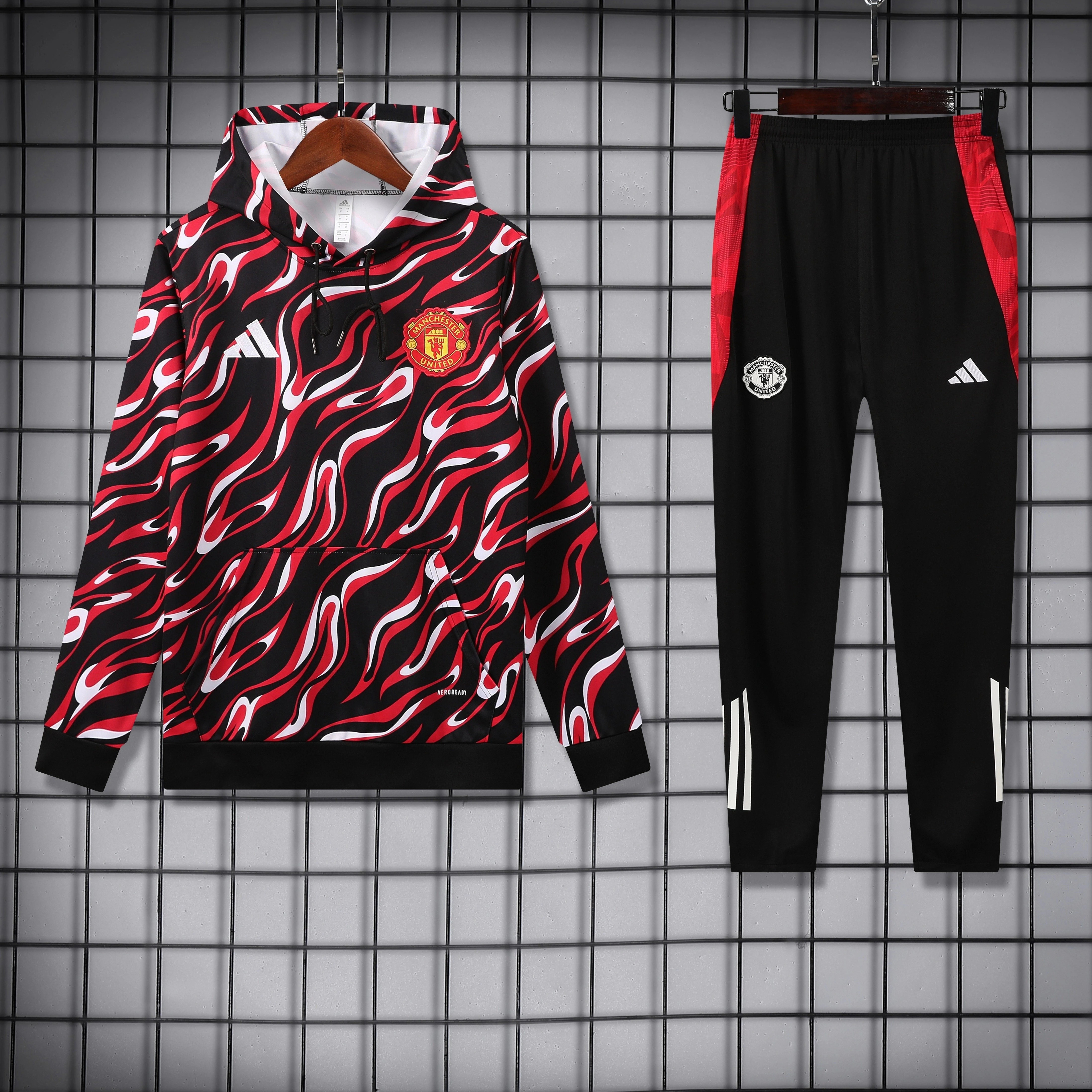2025-2026 Manchester United hoodie kit for theseason