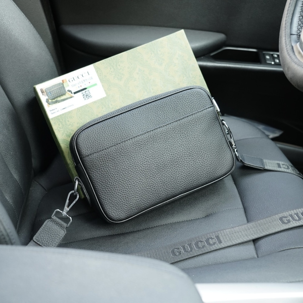 Gucci Gg Emblem Small Crossbody Bag Black 27Cm 850242 Aafom 1053