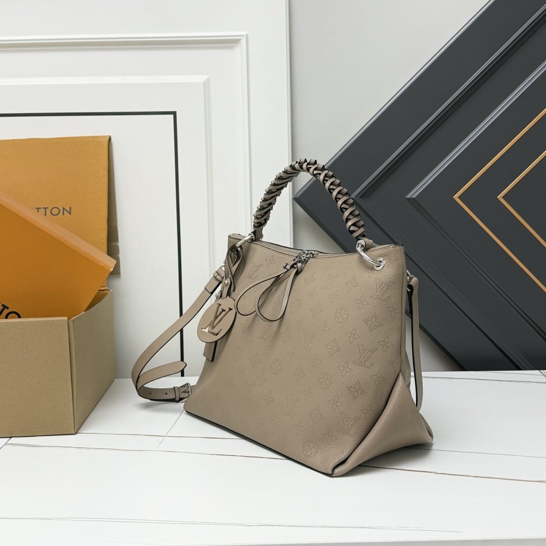 Louis Vuitton Beaubourg Hobo MM Galet Gray 32Cm M56084