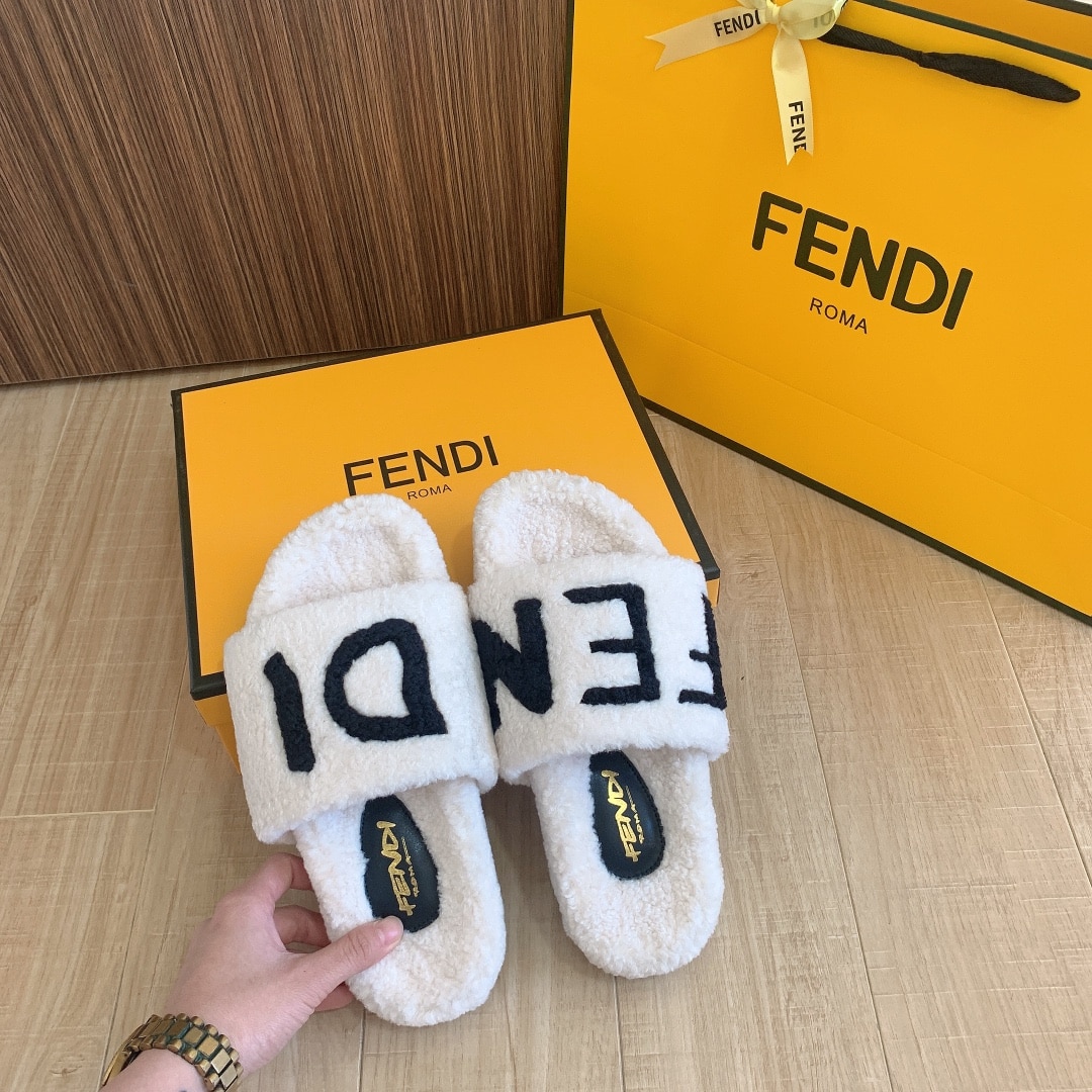 Fendi Fleece Black Text Slippers White